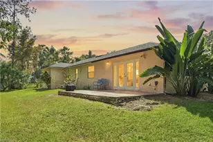 590 6th St NE, Naples, FL 34120 - Photo 3
