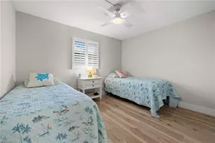 1021 3rd St S, Naples, FL 34102 - Photo 15