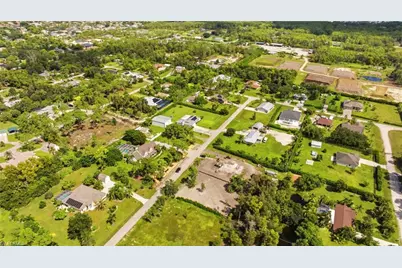 10330 Morningside Ln, Bonita Springs, FL 34135 - Photo 3