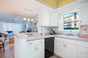 53 High Point Cir W, Naples, FL 34103 - Photo 5