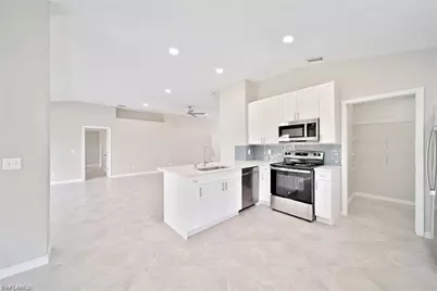 4601 Varsity Cir, Lehigh Acres, FL 33971 - Photo 13