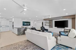 2171 Gulf Shore Blvd N, Naples, FL 34102 - Photo 9