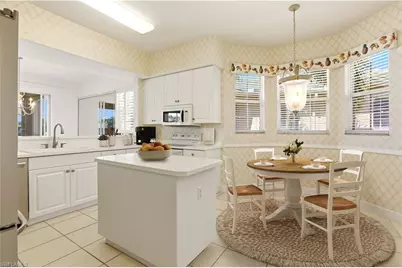 566 Vintage Reserve Ln #21-D, Naples, FL 34119 - Photo 5