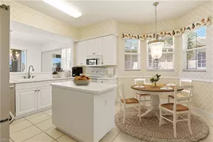 566 Vintage Reserve Ln, Naples, FL 34119 - Photo 5