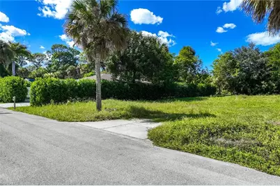 3074 Gordon St, Naples, FL 34112 - Photo 11