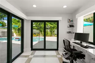 805 Sand Pointe Dr, Naples, FL 34108 - Photo 11
