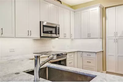 10037 Heather Ln #403, Naples, FL 34119 - Photo 9