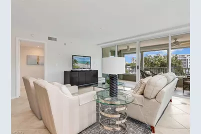 25 Bluebill Ave #204, Naples, FL 34108 - Photo 5