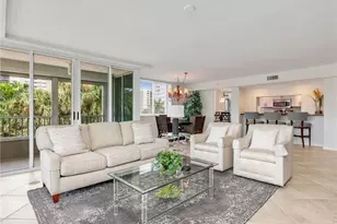 25 Bluebill Ave, Naples, FL 34108 - Photo 3