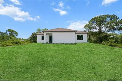 622 Beach Ave S, Lehigh Acres, FL 33974 - Photo 5