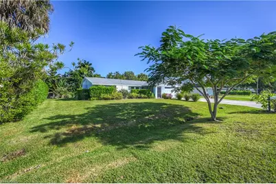 2367 Outrigger Ln, Naples, FL 34104 - Photo 37