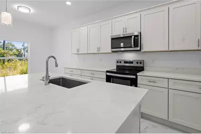 810 Jackson Ave, Lehigh Acres, FL 33972 - Photo 9