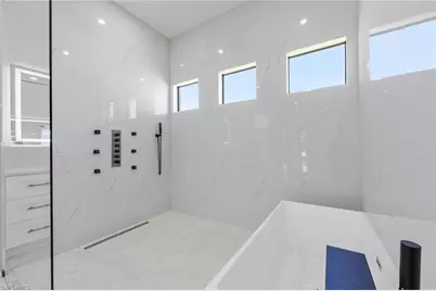 817 NW 38th Ave, Cape Coral, FL 33993 - Photo 31