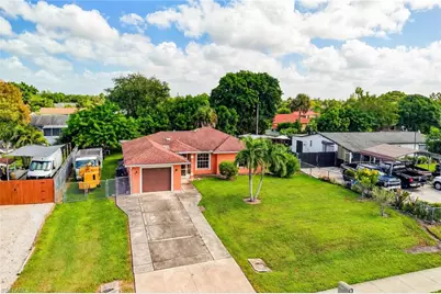 2060 51st St SW, Naples, FL 34116 - Photo 27