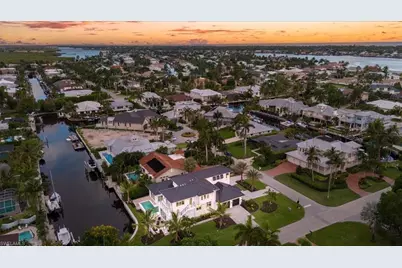 1645 Bonita Ct, Naples, FL 34102 - Photo 3