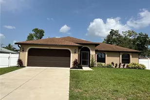 427 NE 17th Ave, Cape Coral, FL 33909 - Photo 1