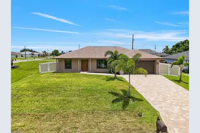 1421 NE 9th Ave, Cape Coral, FL 33909 - Photo 1
