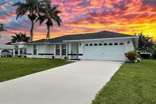 422 SE 20th St, Cape Coral, FL 33990 - Photo 1
