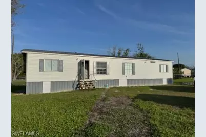 305 Oakmont Ave NW, Moore Haven, FL 33471 - Photo 1