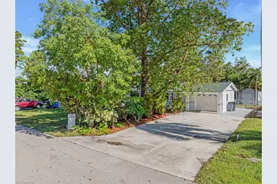 1427 Davis Dr, Fort Myers, FL 33919 - Photo 1