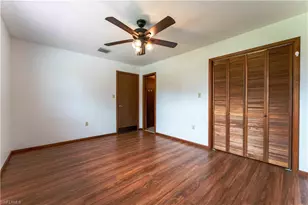 1037 Caloosahatchee Dr, Moore Haven, FL 33471 - Photo 1