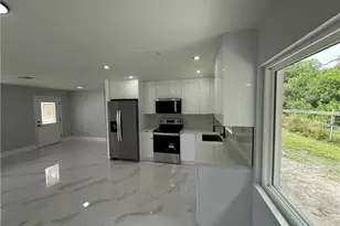 16 Glenmont Dr W, North Fort Myers, FL 33917 - Photo 1