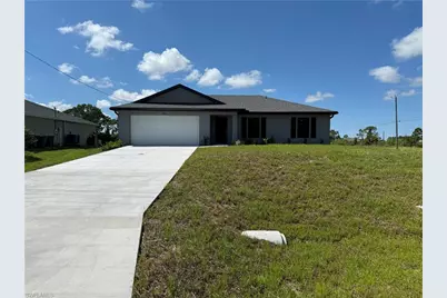 918 NE 33rd Ln, Cape Coral, FL 33909 - Photo 1