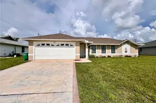 621 SW 10th Pl, Cape Coral, FL 33991 - Photo 1