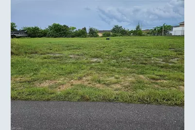 602 NE 12th St, Cape Coral, FL 33909 - Photo 1