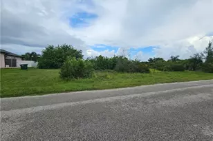 8357 Tecumseh Cir, Port Charlotte, FL 33981 - Photo 1