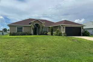 2216 NE 6th Pl, Cape Coral, FL 33909 - Photo 1
