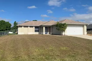 703 SW 22nd St, Cape Coral, FL 33991 - Photo 1