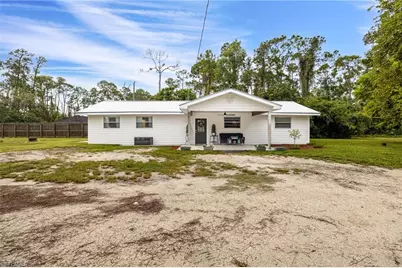 623 Captain Hendry Dr, Labelle, FL 33935 - Photo 1