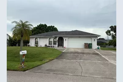 2202 NE 4th St, Cape Coral, FL 33909 - Photo 1