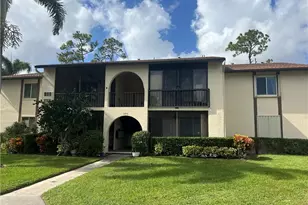 305 Knotty Pine Cir, Lake Worth, FL 33463 - Photo 1