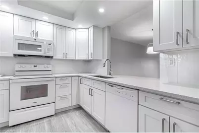 6102 Augusta Dr #315, Fort Myers, FL 33907 - Photo 1