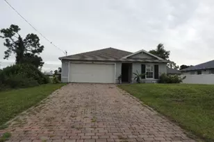 1521 NE 35th Ln, Cape Coral, FL 33909 - Photo 1