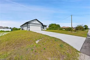 524 Kingsbury Ln, Lehigh Acres, FL 33974 - Photo 1