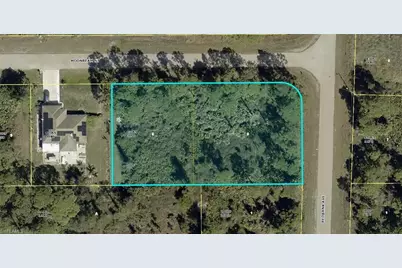 914 Moonbeam St, Lehigh Acres, FL 33974 - Photo 1
