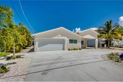 107 Albatross St, Fort Myers Beach, FL 33931 - Photo 1