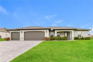 914 NE 13th Pl, Cape Coral, FL 33909 - Photo 1