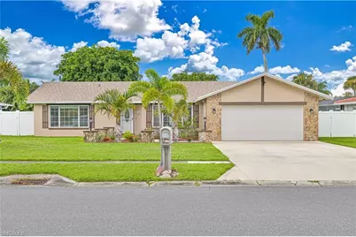 1462 N Larkwood Sq, Fort Myers, FL 33919 - Photo 1