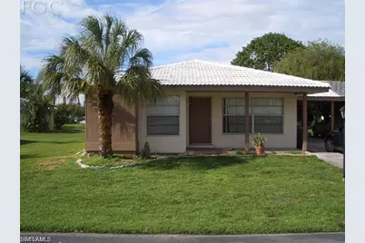 12 Parkwood Villas Ct, Lehigh Acres, FL 33936 - Photo 1