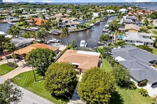 450 Keenan Ave, Fort Myers, FL 33919 - Photo 1