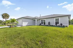 1617 NE 7th Ave, Cape Coral, FL 33909 - Photo 1