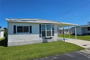 559 Winning Way, North Fort Myers, FL 33917 - Photo 1