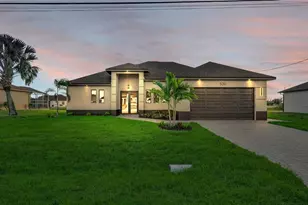 530 NE 5th Ct, Cape Coral, FL 33909 - Photo 1