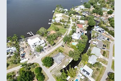 4520 E Riverside Dr, Fort Myers, FL 33905 - Photo 1