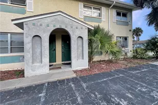 6635 Warwick Cir, Fort Myers, FL 33919 - Photo 1