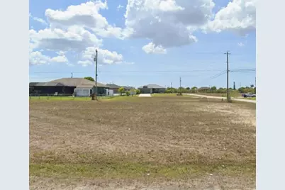 2104 NE 7th Ave, Cape Coral, FL 33909 - Photo 1